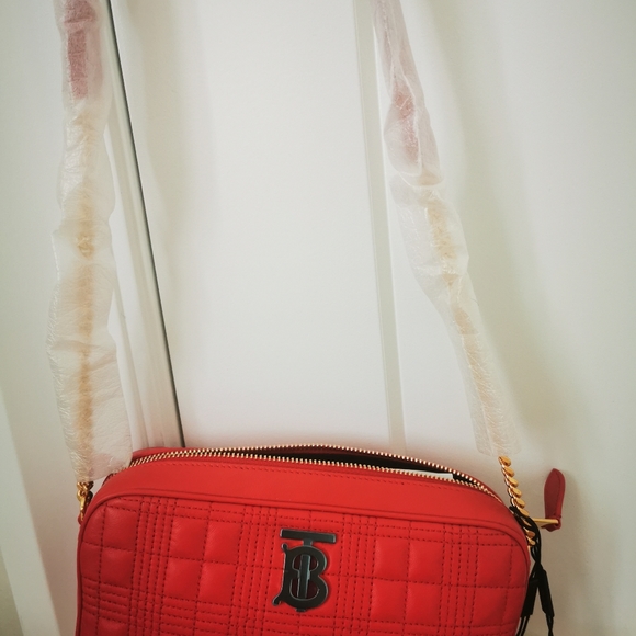 Burberry bright red quilted lamb skin camera bag - Picture 5 of 8
